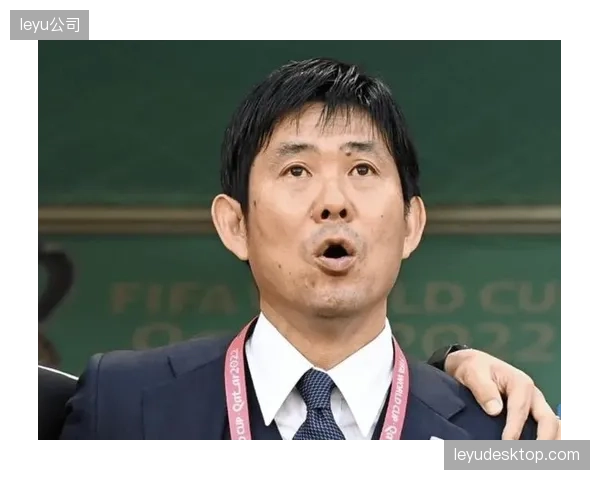 森保一教练的长期执教保证了战术体系的稳定性与延续性，利于大赛发挥。